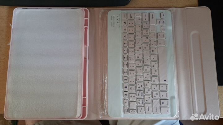 Новый чехол с клавиатурой Samsung Galaxy Tab S7/S8