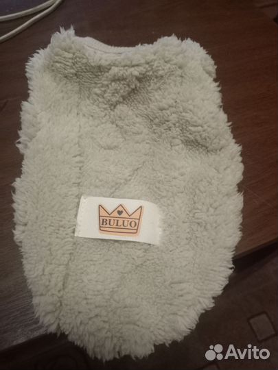 Продам одежду для щенка, жилетки,зимний костюм