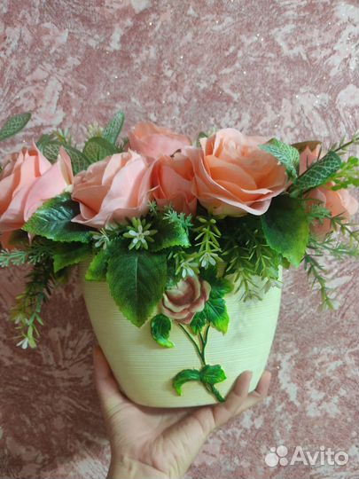 Цветы искусственные в керамических горшках
