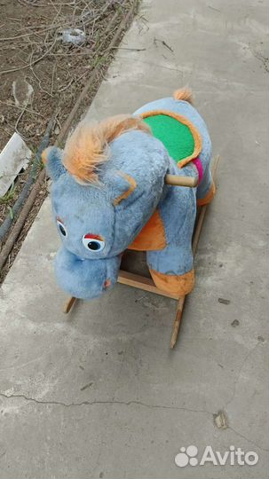 Детская качалка лошадь