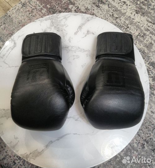 Боксерские перчатки Ultimatum Boxing 14 oz кожа