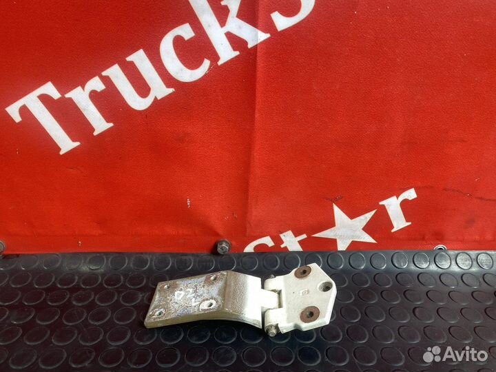 Петля двери левой Daf XF106