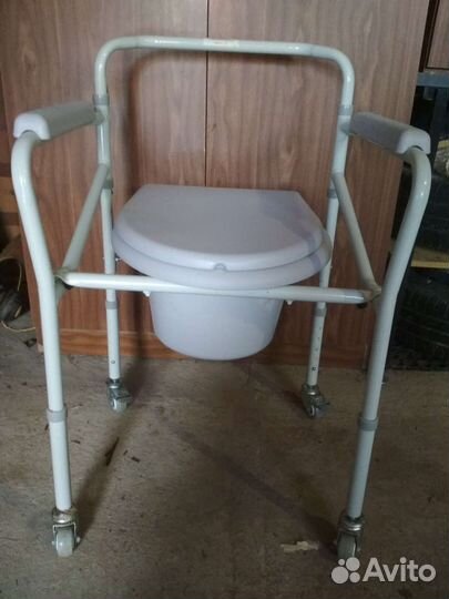 Кресло стул санитарный