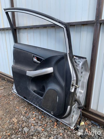 Дверь передняя левая Toyota Prius 2009-2015 ZVW30