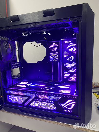 Asus rog strix helios