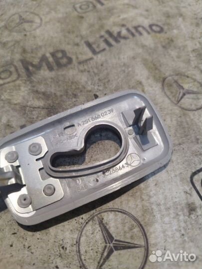 Накладка салона правая Mercedes Ml W164