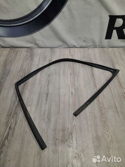 Уплотнитель перед проема стекла двери Kia ceed 2 J