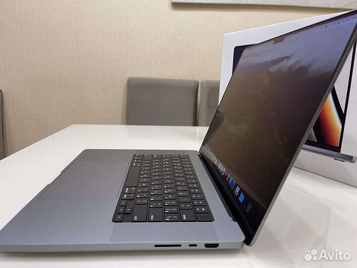 Apple macbook pro 16 m1 2021 1Tb 1цикл