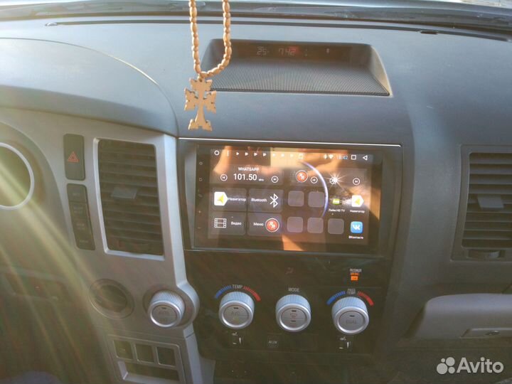 Замена штатной магнитолы в Toyota Tundra, Sequoia