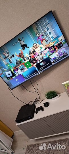 Xbox one s 1tb с двумя геймпадами