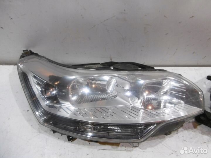Citroen C5 II X7 фара передняя правая