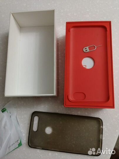 Коробка от телефона One plus 5t