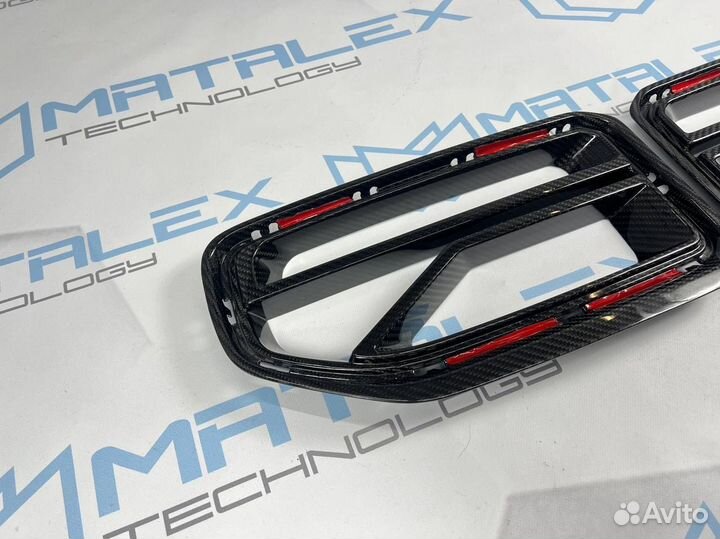 Решетка радиатора BMW M2 сухой карбон