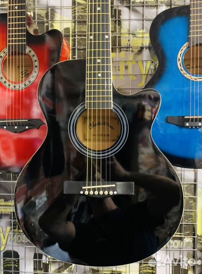 Акустическая гитара + аксессуар
