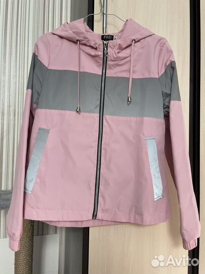 Ветровка женская