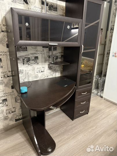 Рабочий стол для школьника