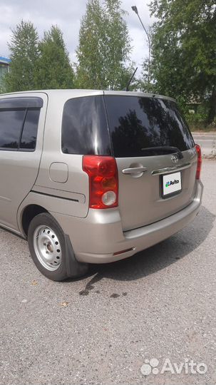 Toyota Raum, 2003