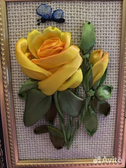 Вышитая миниатюрная картина