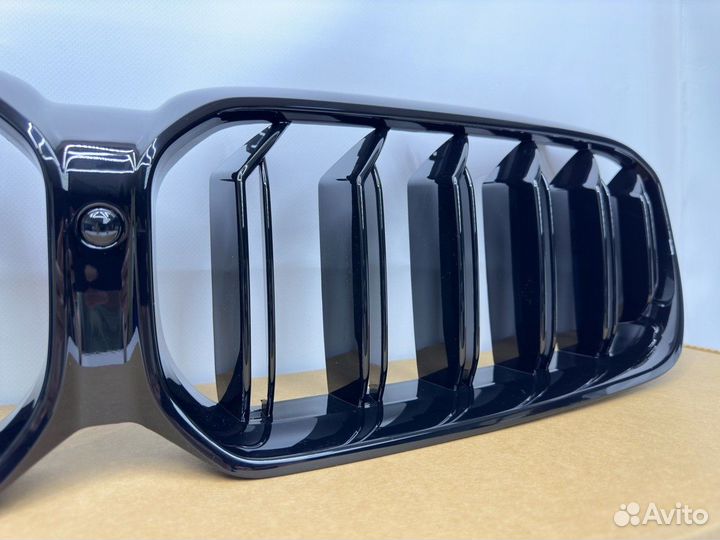 Ноздри BMW 5 G30 F90 рестайлинг черный глянец