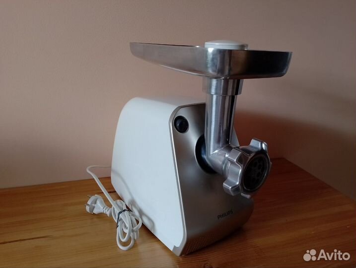 Электрическая мясорубка Philips HR2728