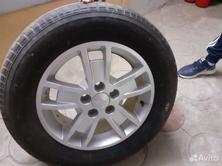 Yokohama 704R 215/65 R16