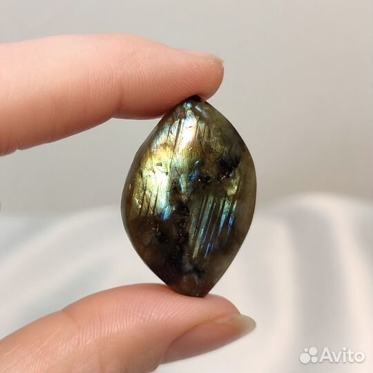 Лабрадор натуральный камень