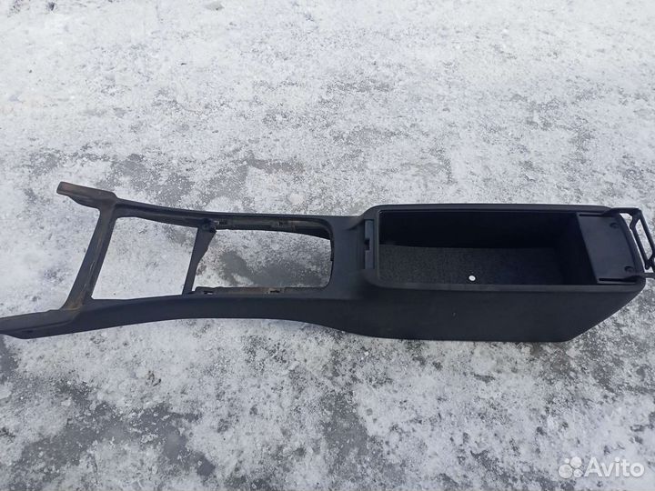 Центральный тоннель между сидений