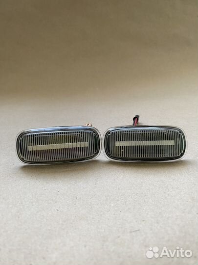 Динамические (бегающие) повторители поворота Audi