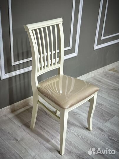 Стул / В наличии стулья
