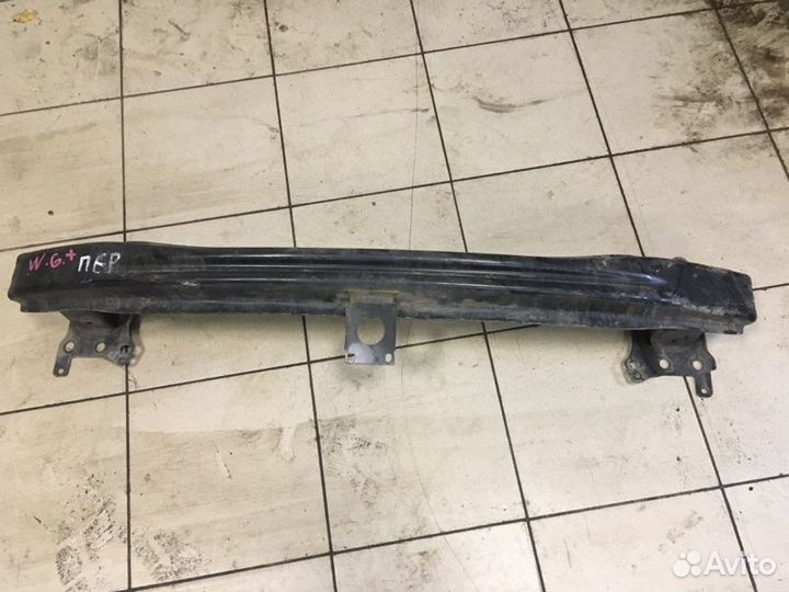 Усилитель бампера передний Volkswagen Golf Plus 5