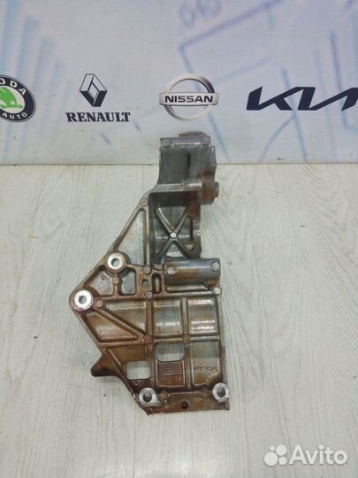 Кронштейн площадка крепление генератора Nissan pat