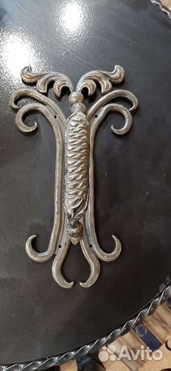 Кованая дверная ручка старинная