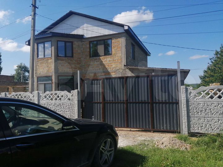 Дом 220 м² на участке 12 сот.