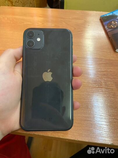 iPhone 11, 64 ГБ