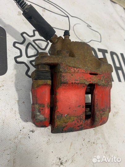 Суппорт передний правый Renault Symbol K7JA700