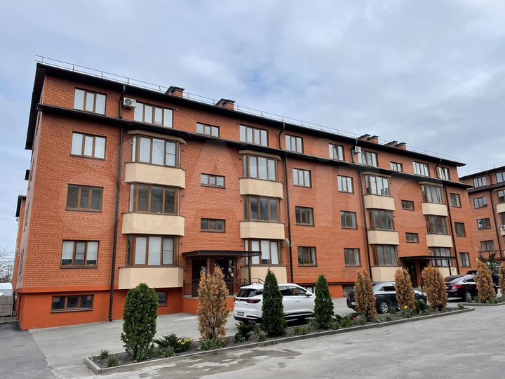 2-к. квартира, 82,1 м², 2/4 эт.