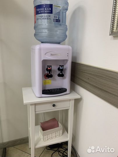 Кулер со столиком