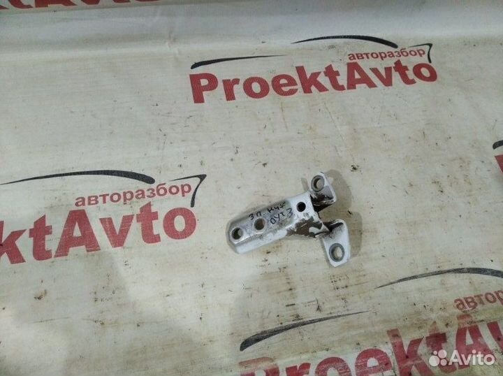 Петля двери задняя левая Mitsubishi Outlander 3