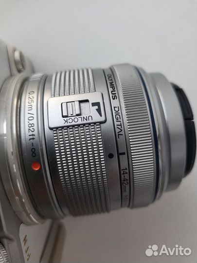 Olympus PEN E-PL8 Kit 14-42mm IIR белый