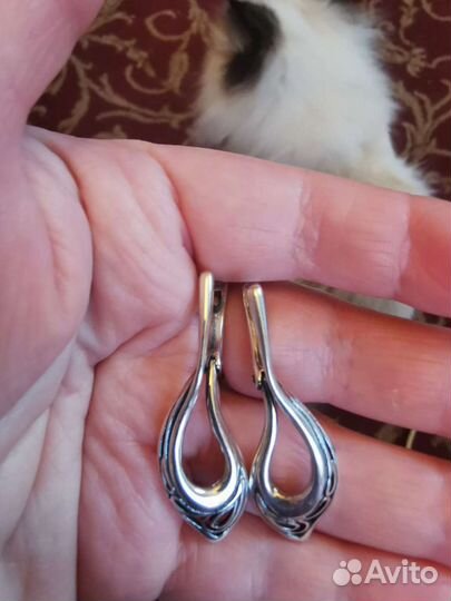 Стильные серьги