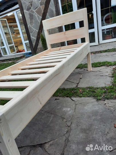 Кровать детская деревянная