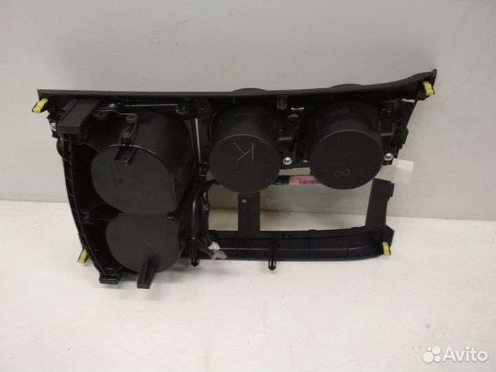 Панель центральной консоли передний Toyota