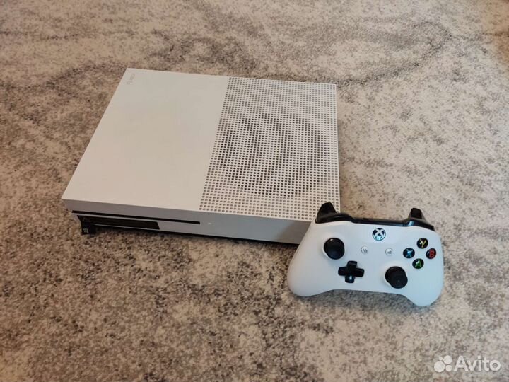 Xbox One 500Gb+GTA 5, Forza Horizon 4 и тд