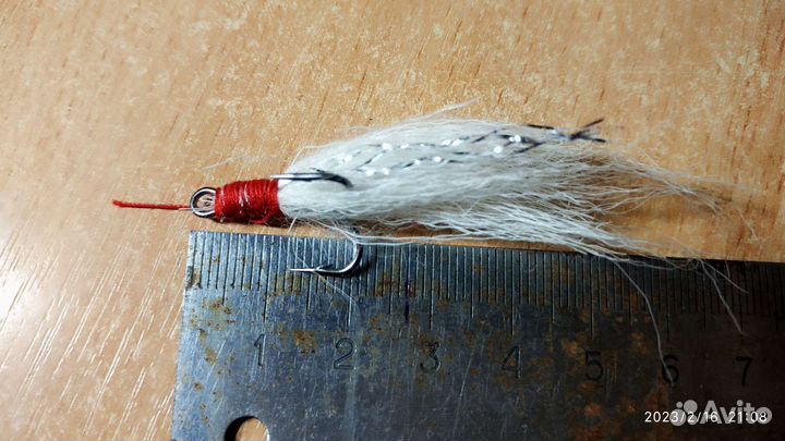 Жереховая мушка белая