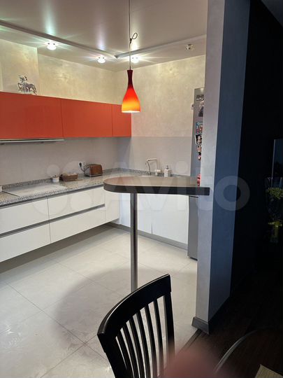 3-к. квартира, 91 м², 6/10 эт.