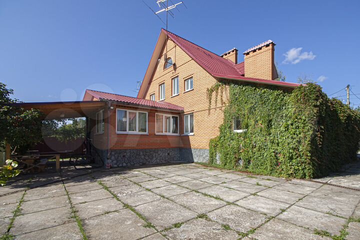 Коттедж 270 м² на участке 25 сот.