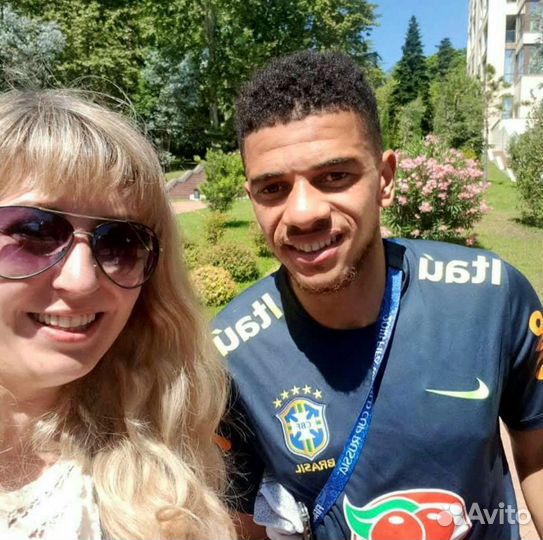 Футбольный мяч с 9 автографами сборной Бразилии