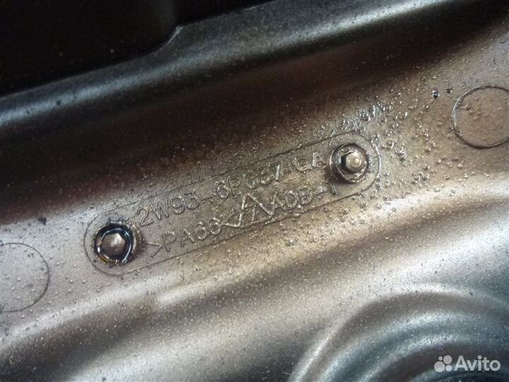 Крышка клапанная правая Land Rover Discovery L319