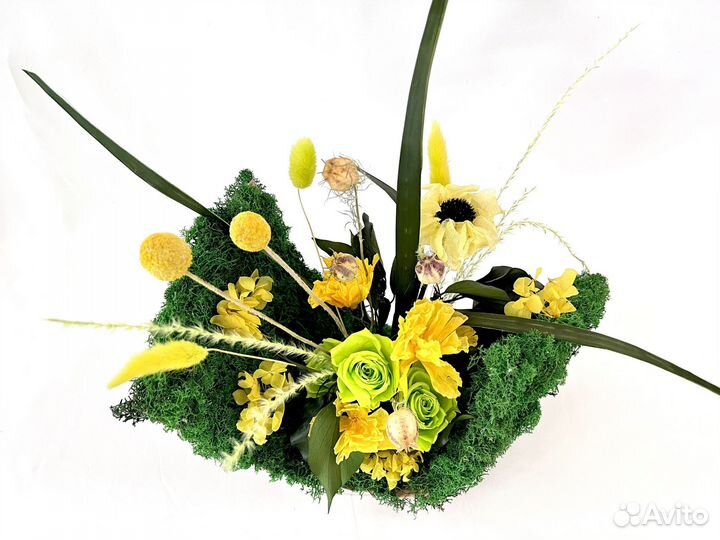 Композиция на спиле Стабилизированные цветы