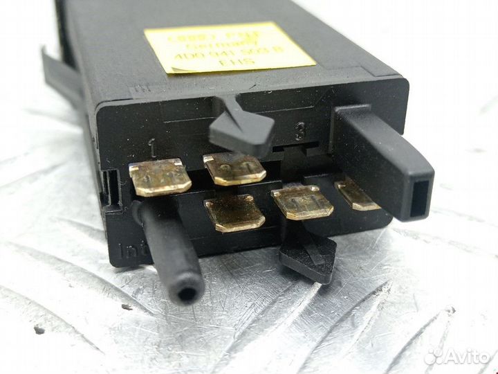 Кнопка обогрева заднего стекла Audi A6 4A/C4 1996